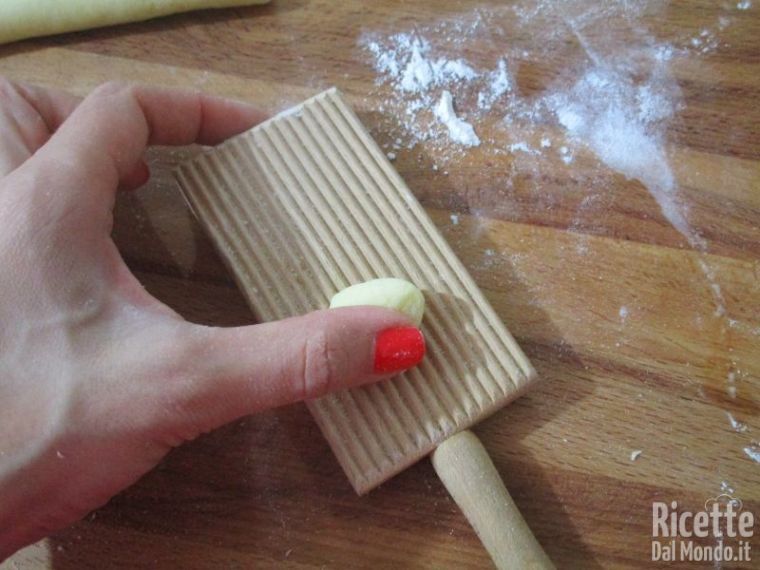 Lavorare i tocchetti di pasta