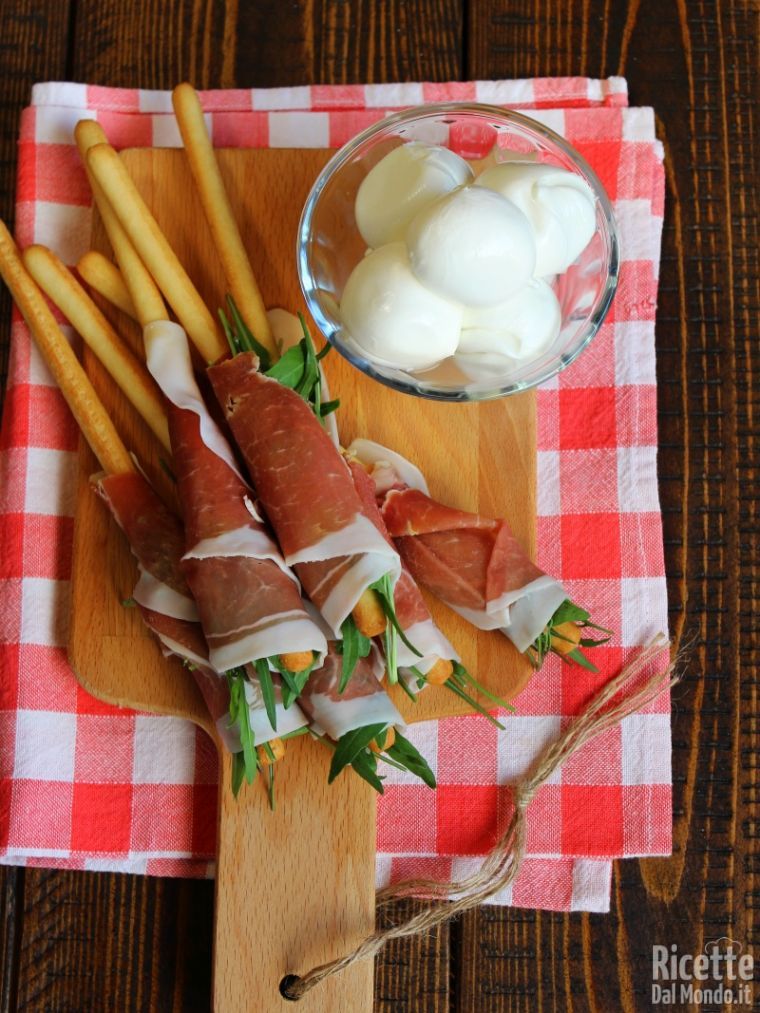 Come fare i Grissini al prosciutto