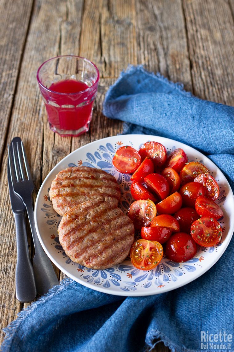 Come fare gli hamburger di pollo morbidi