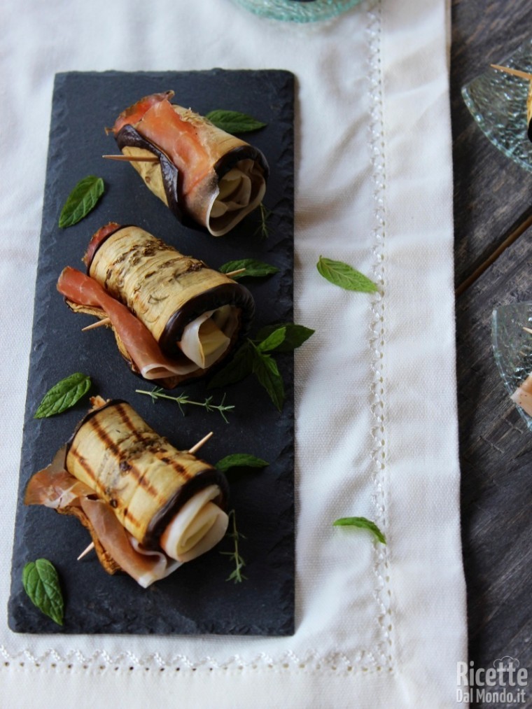 Involtini di melanzane freddi allo speck