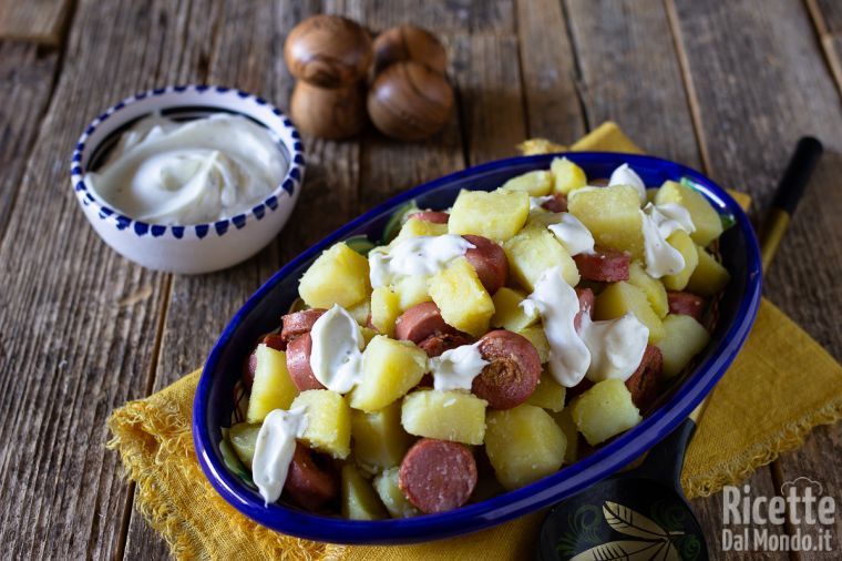 Ricetta Insalata di Patate e Wurstel con Salsa allo Yogurt