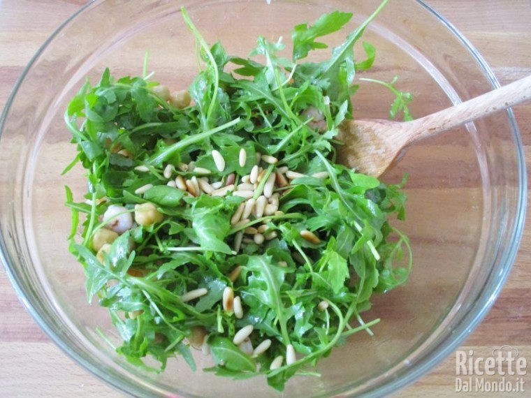 Insalata con rucola ceci gamberi 5