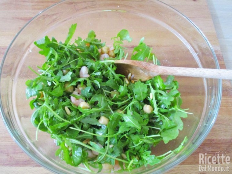 Insalata con rucola ceci gamberi 6