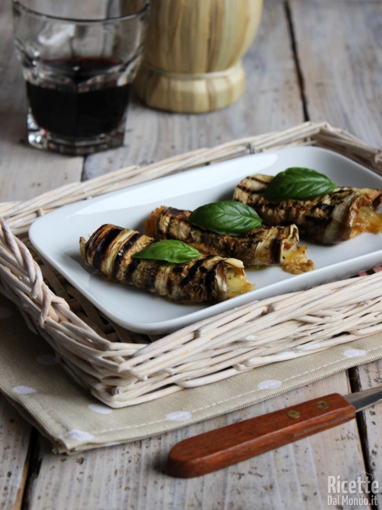 Come fare gli involtini di melanzane bianche