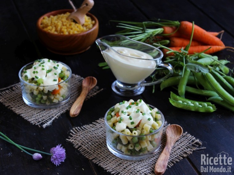 Insalata Di Pasta Con Salsa Di Yogurt E Maionese Fredda