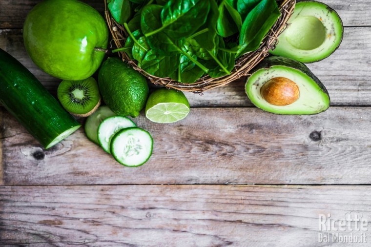 Frutta e verdura colorata: verde