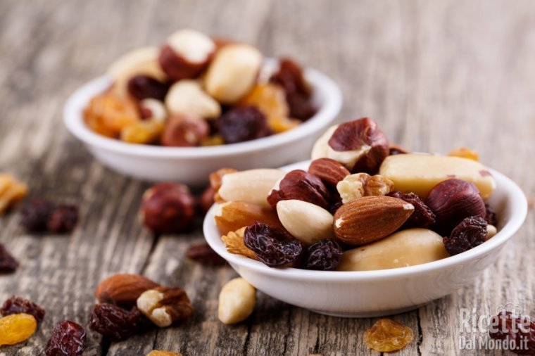 Frutta e verdura di marzo: frutta secca