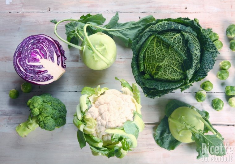 Frutta e verdura di marzo: cavoli
