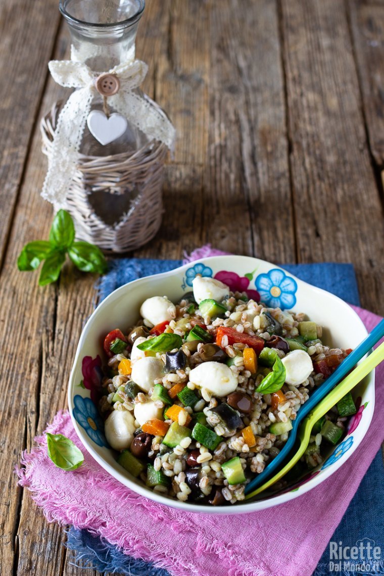 Ricetta insalata di farro e grano con verdure