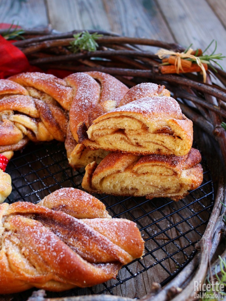Semplice kringle estone alla cannella