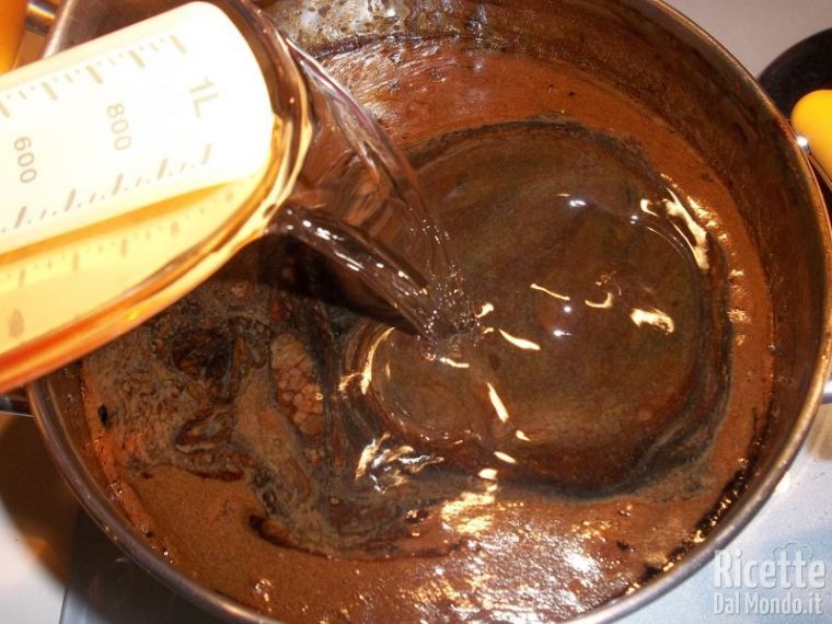 Aggiungere l'alcool