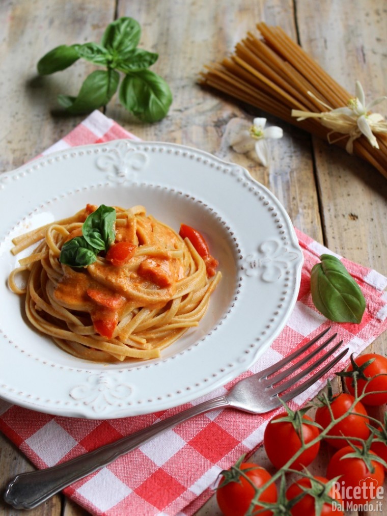 Come fare le linguine integrali con salsa rosa