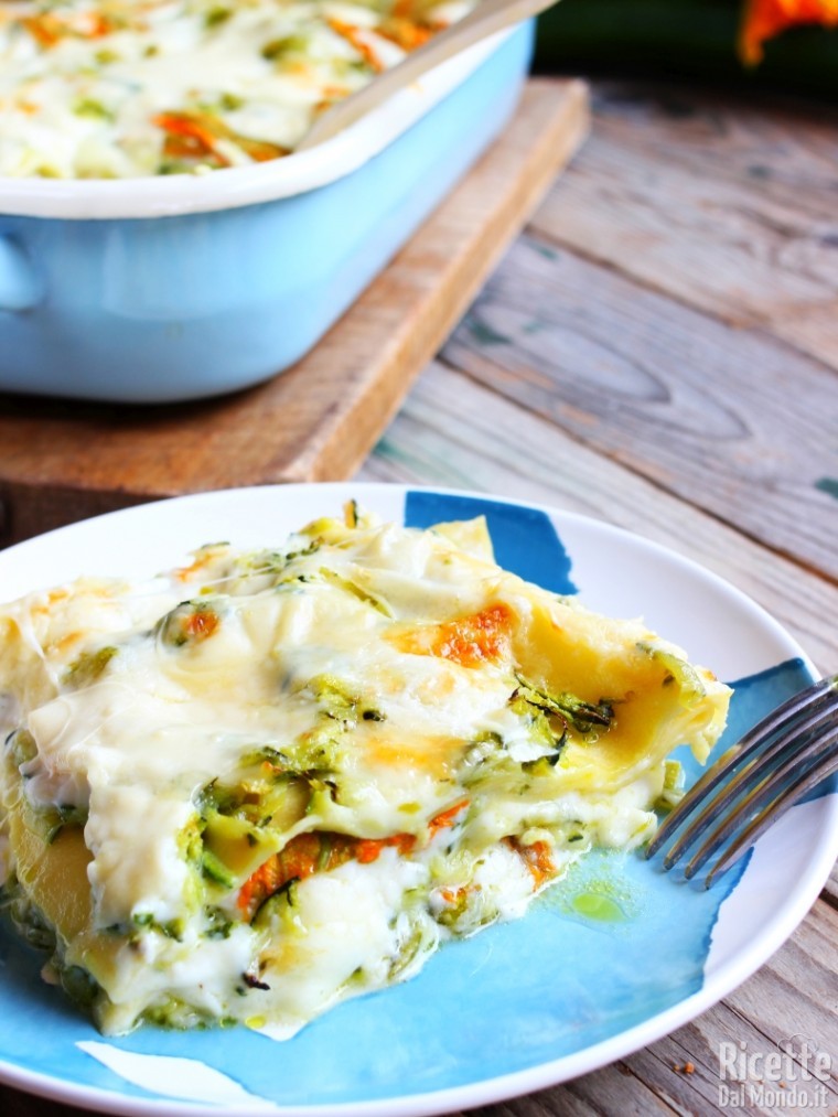 Lasagne estive con zucchine e fiori vegetariane