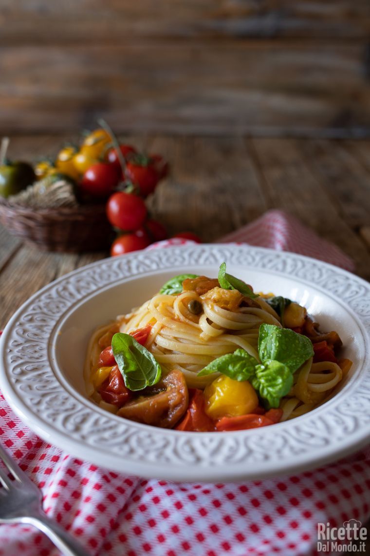 Come fare le linguine ai tre pomodori