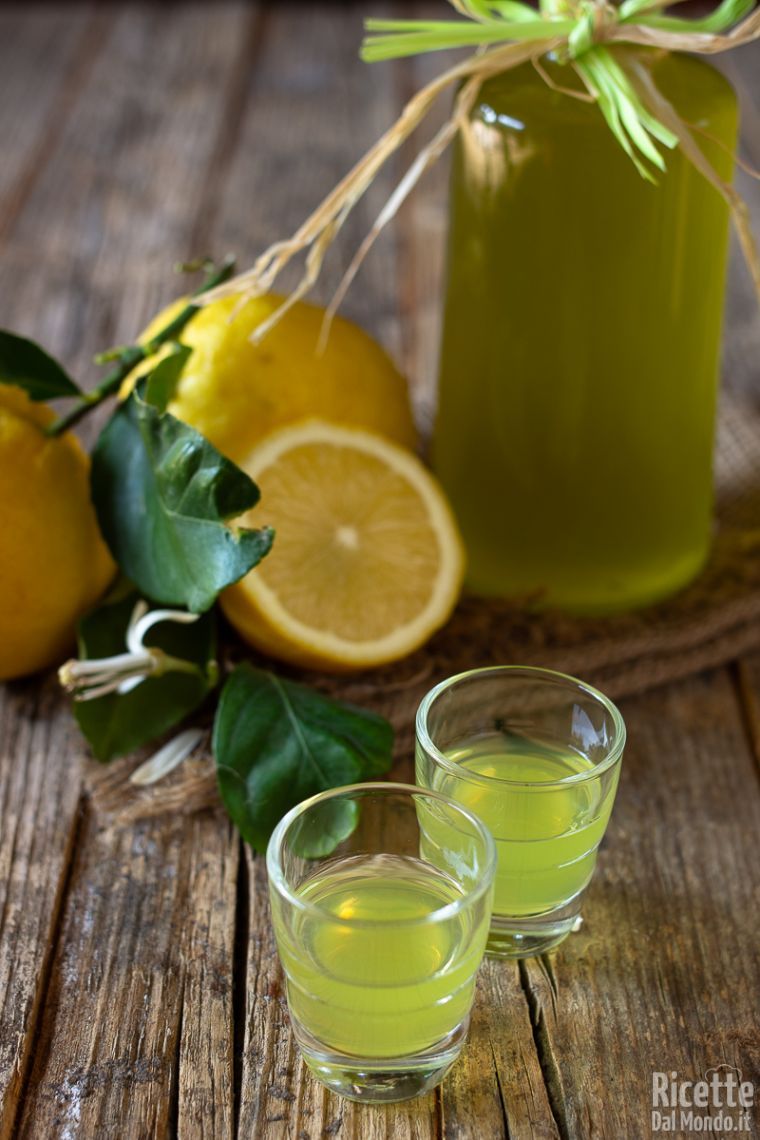 Come fare il limoncello, il liquore di limoni