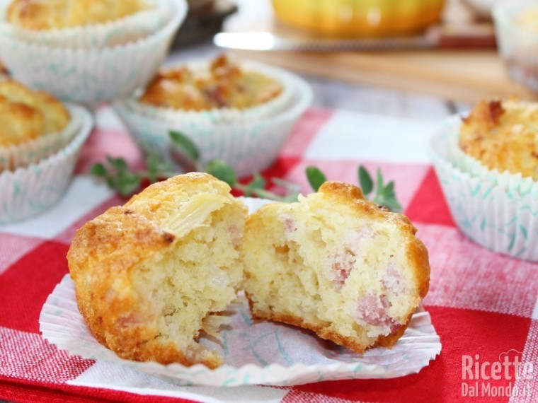 Ricetta muffin pancetta e cipolla