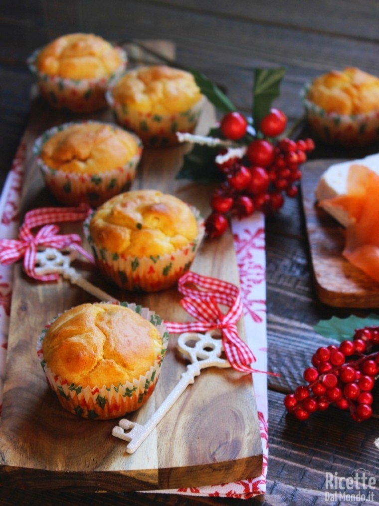 Come fare i Muffin con salmone e feta