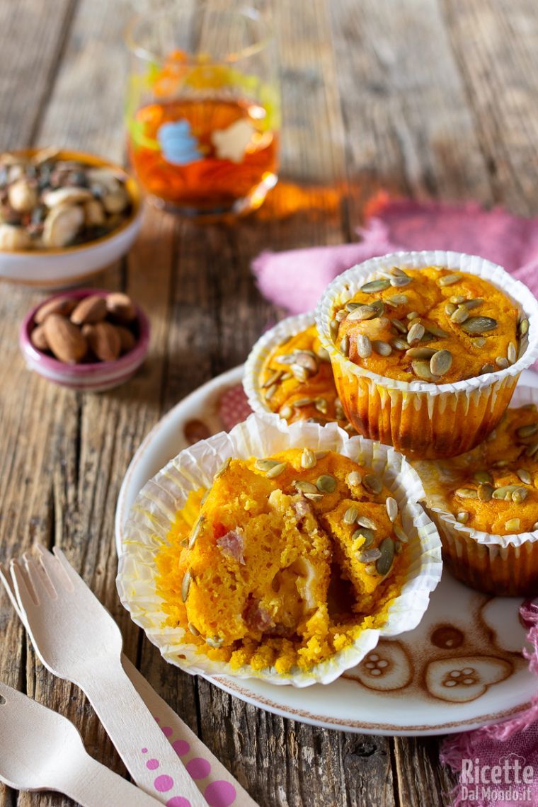 Come fare i muffin salati alla zucca