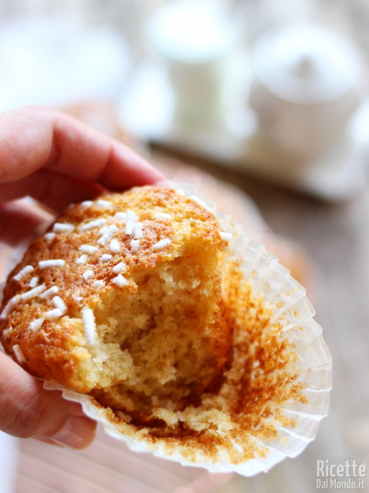 Come fare i muffin yogurt soffici e leggeri