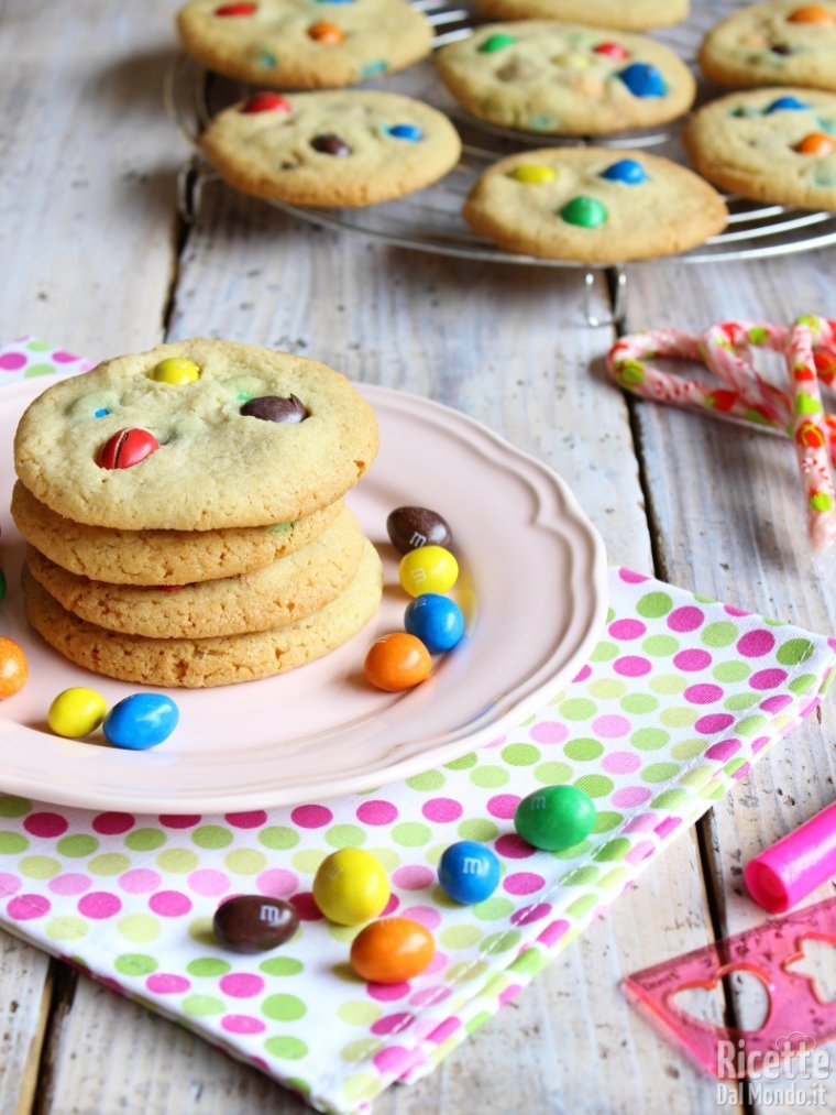 M M S Cookies Biscotti Con Smarties Ricettedalmondo