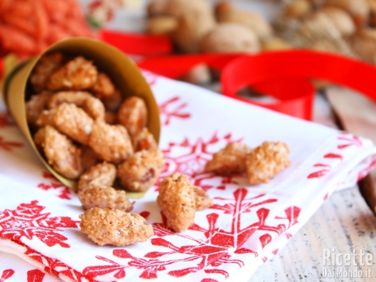 Ricetta mandorle pralinate caramellate
