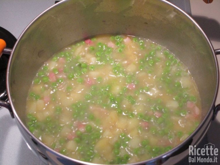 Minestra pasta, patate e piselli 6
