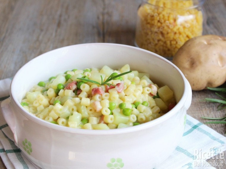 Ricetta minestra di pasta con patate e piselli
