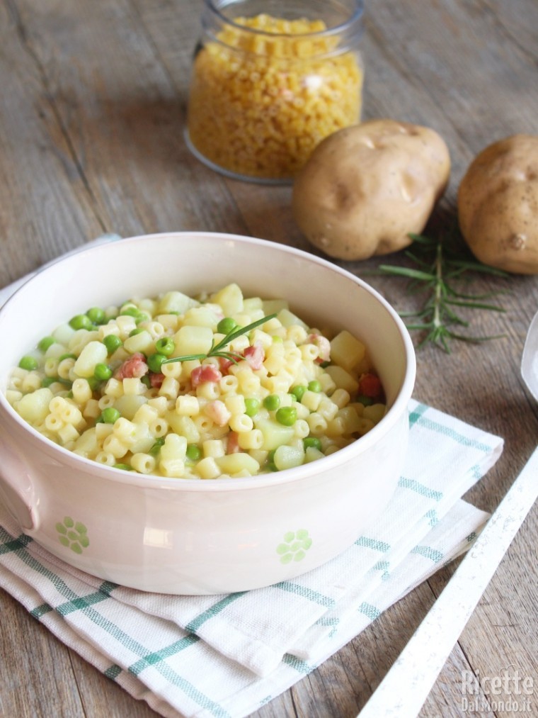 Come fare la minestra di pasta con patate e piselli