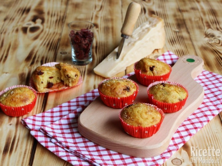 Muffin Mirtilli secchi e Parmigiano
