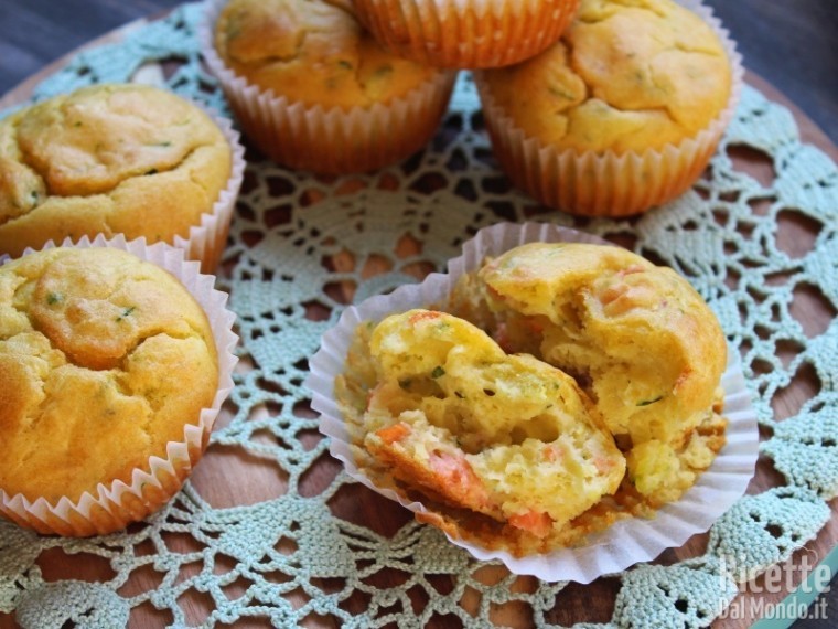 Ricetta Muffin salati con salmone e zucchine