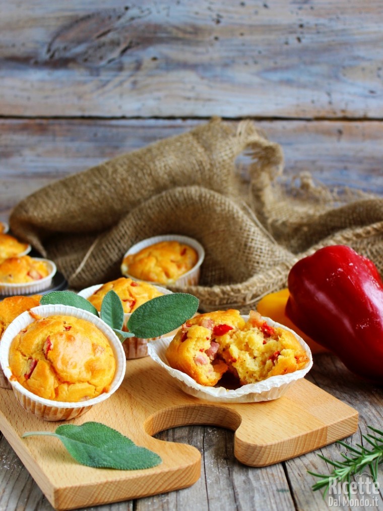 Come fare i muffin ai peperoni