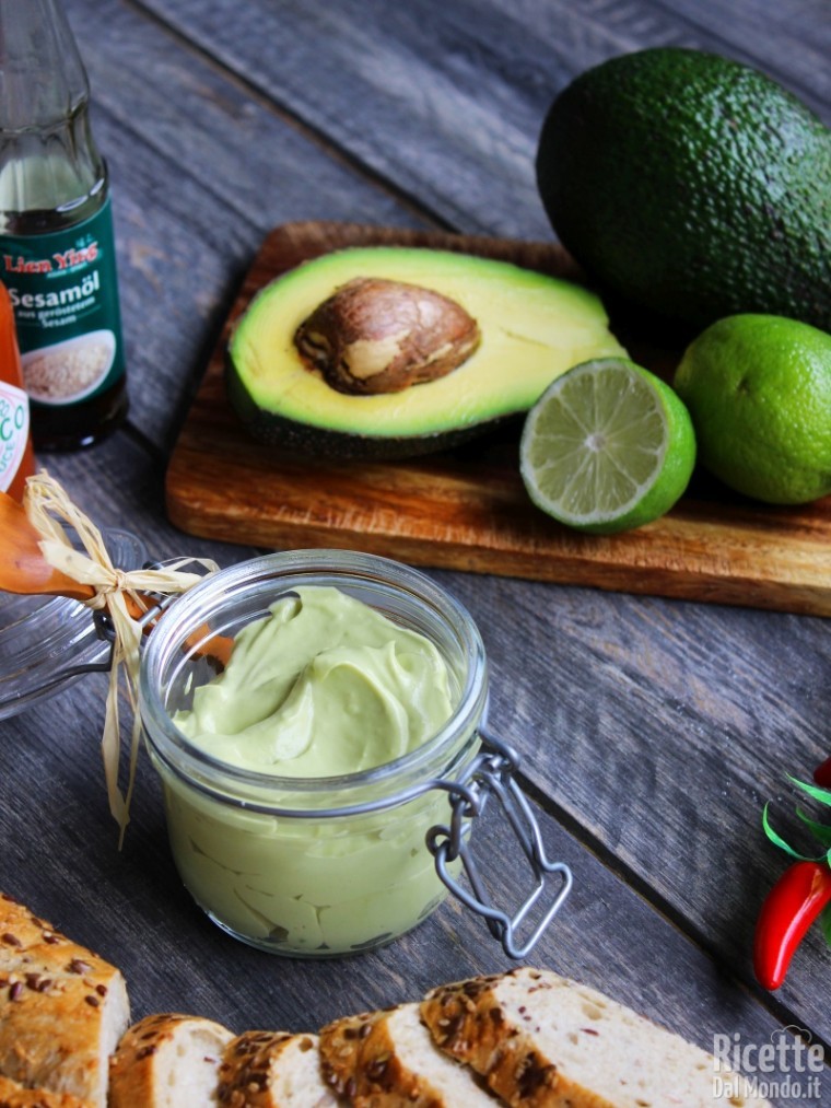 Ricetta maionese di avocado vegana
