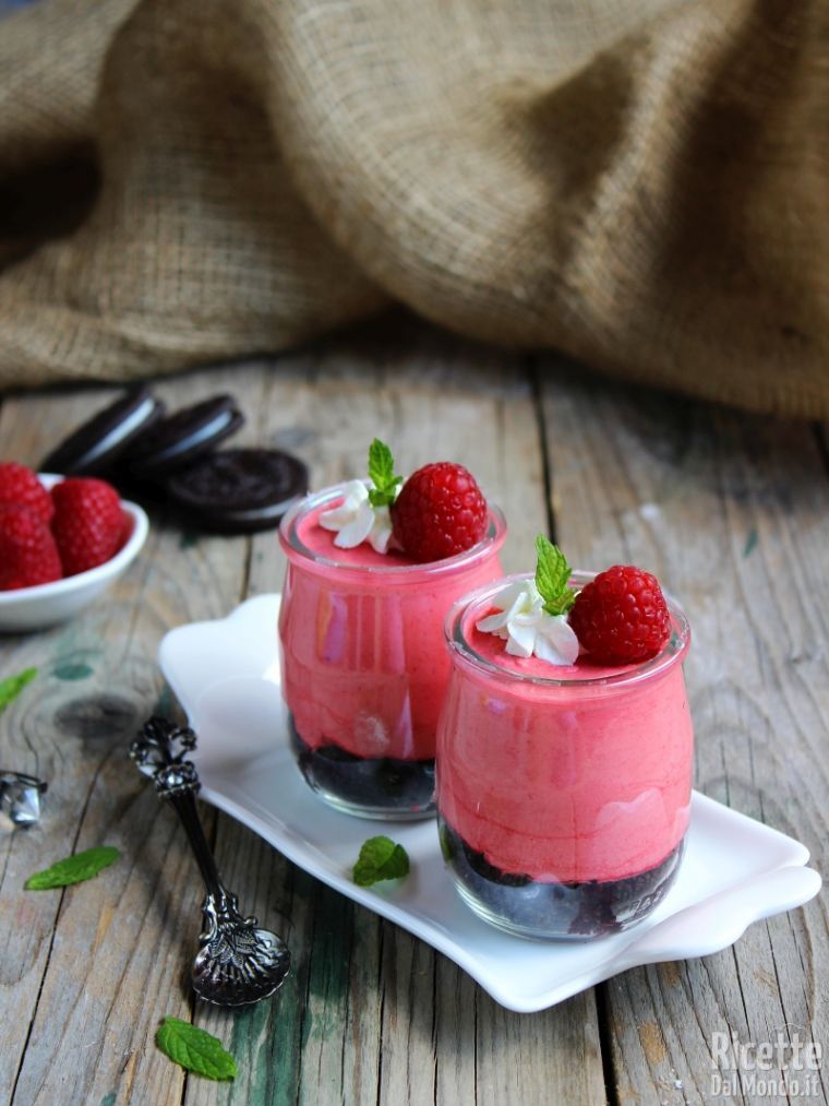 Come fare le mousse cheesecake ai lamponi in barattolo
