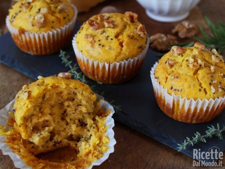Ricetta muffin salati zucca, parmigiano e noci