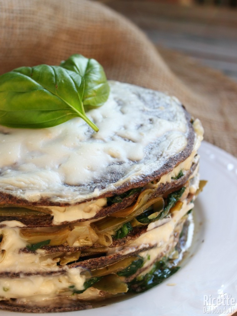 Come fare la millefoglie di crepes di grano saraceno con erbette