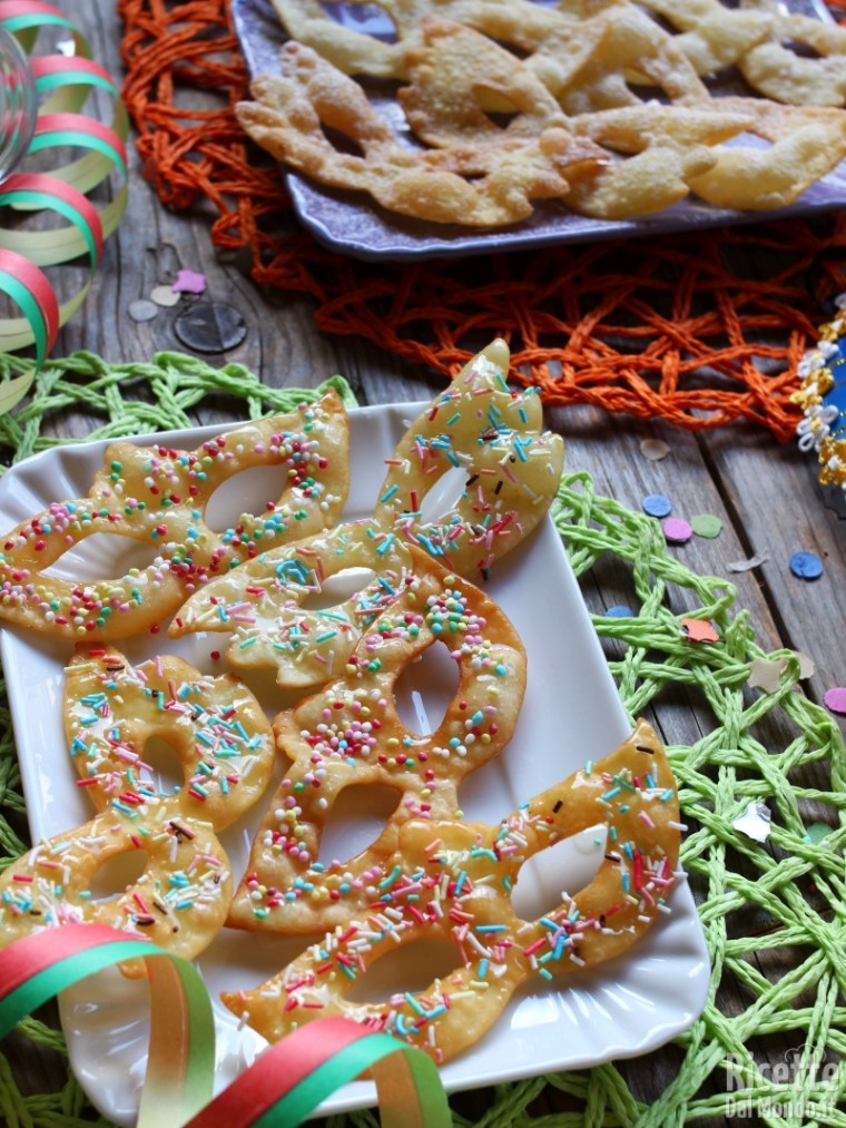 MASCHERINE DOLCI DI CARNEVALE - Ricetta impasto delle chiacchiere