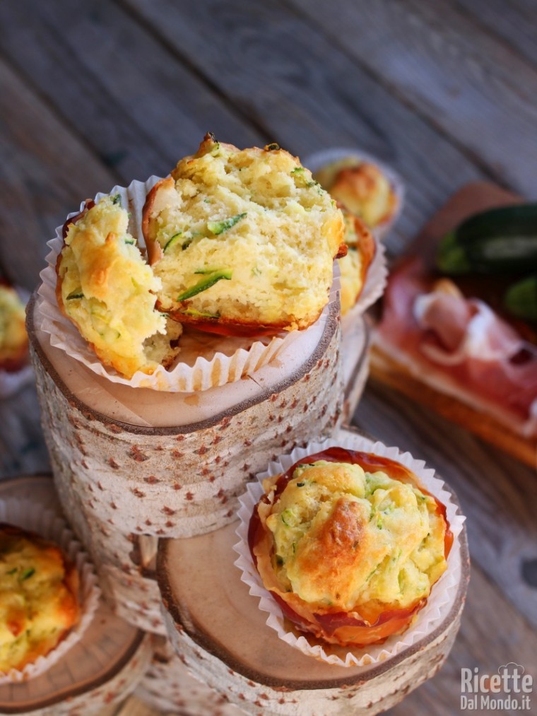 Morbidissimi muffin zucchine e speck