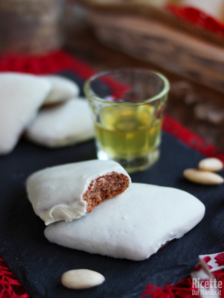 Come fare i mustaccioli bianchi