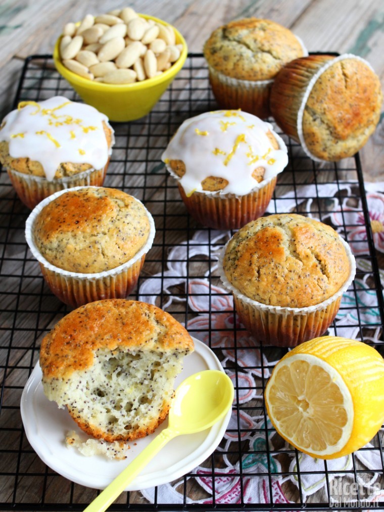 Soffici muffin limone e semi di papavero