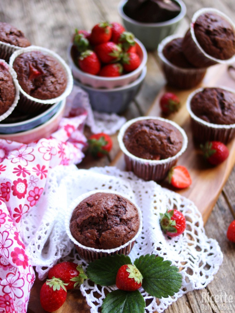 Ricetta muffin fragole e cioccolato
