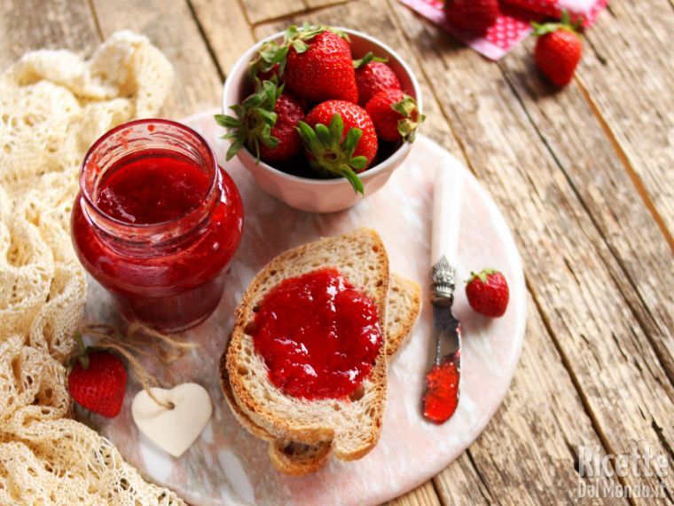 Marmellata di fragole e zenzero, una fresca confettura fatta in casa