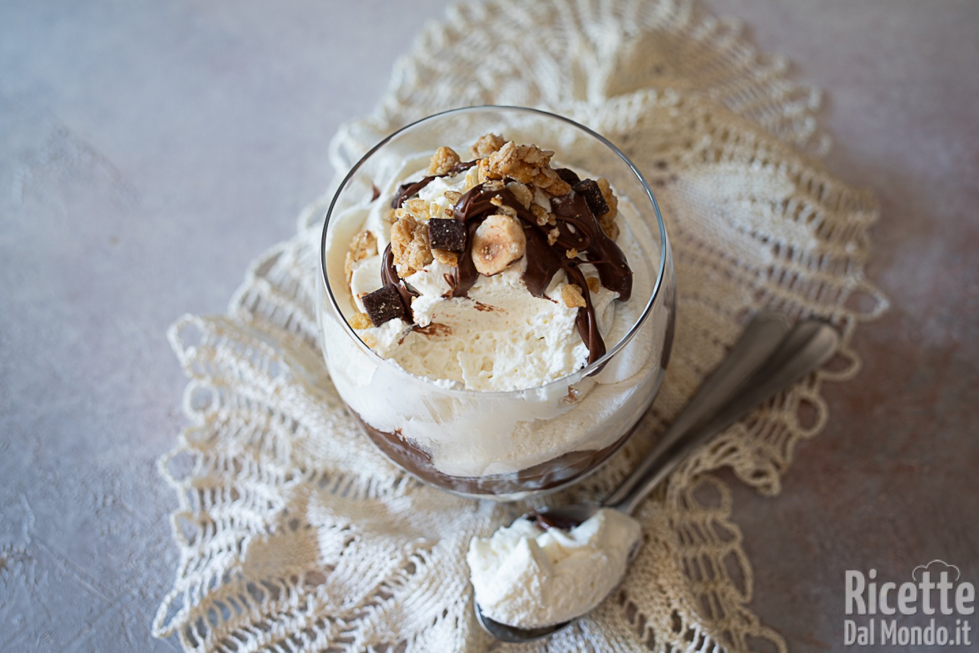 Mousse di ricotta e Nutella. Il dolce senza cottura facile e goloso!