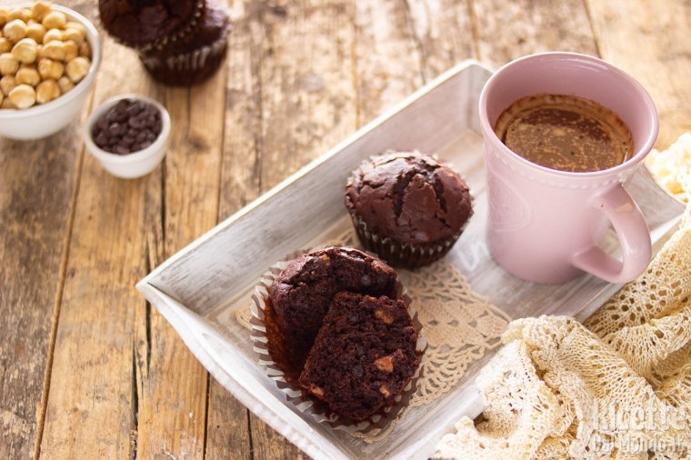 Muffin nocciole e cioccolato: i dolcetti soffici e golosi, amati dai bambini!