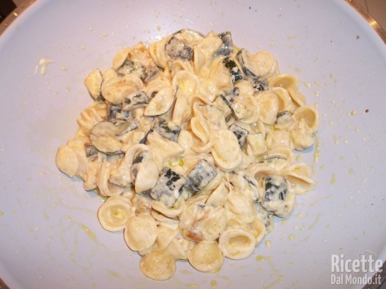 Pasta philadelphia e zucchine 8
