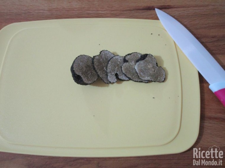 Olio aromatizzato al tartufo 3
