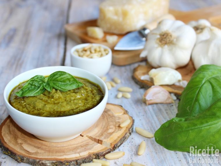Pesto alla genovese fatto in casa RicetteDalMondo.it