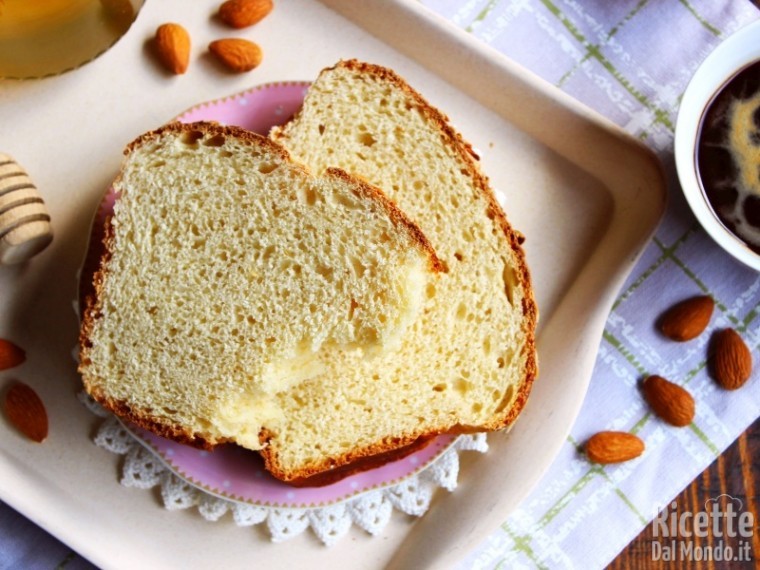 Ricetta Pane alle mandorle e miele