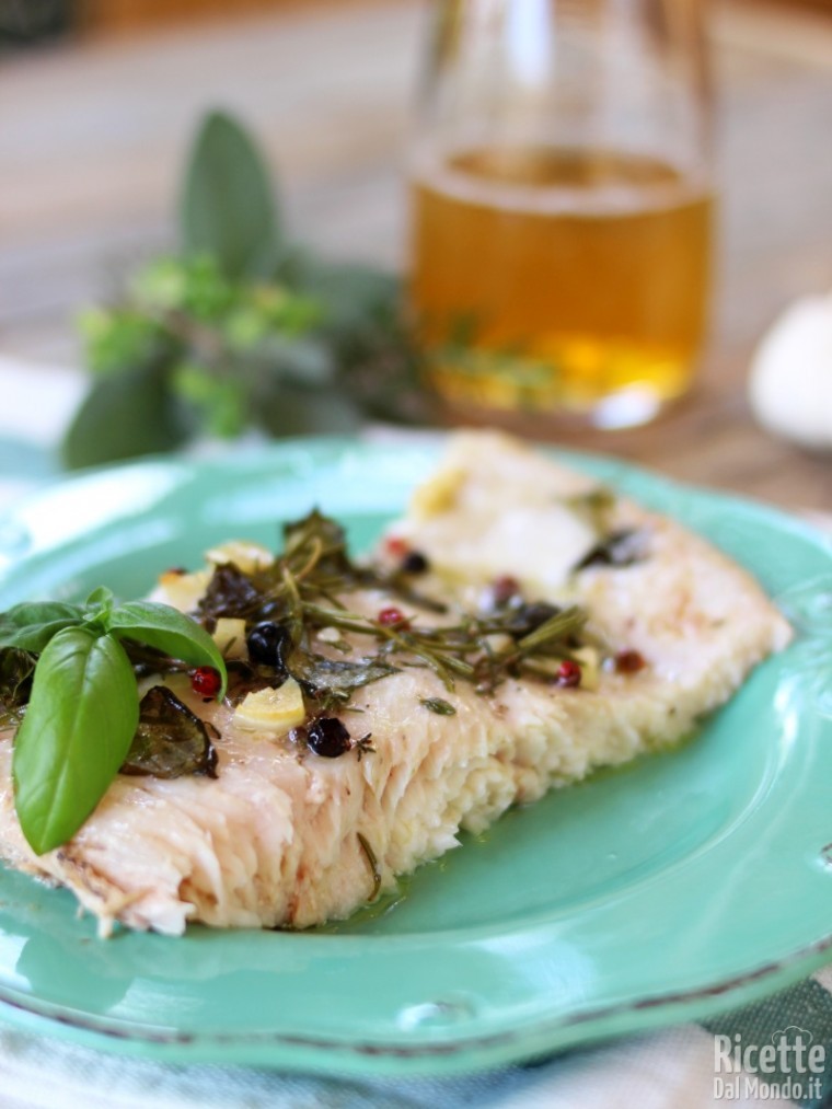 Filetto di pesce persico alle erbe aromatiche al forno