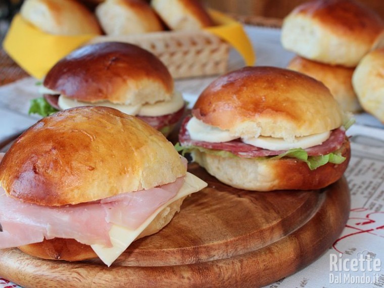 Farcire i panini dolci o salati