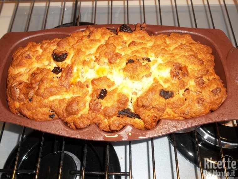 plumcake con pomodori secchi e salsiccia 8